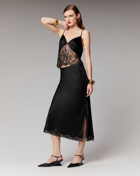 From Future Skirts Women Black Mid-Length Lace Skirt ( H23 / Woman / Black)